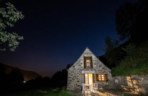 Granges LASCOSTES isolées et insolites en montagne à Loudenvielle dans les HAUTES-PYRENEES du dimanche au dimanche en principe néanmoins pour des séjours entre 4 et 7 nuits contactez-nous par la messa